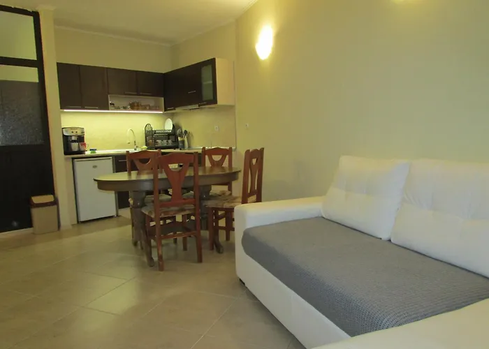 Sun & Fun - Nikea Park Free Parking 골든샌드